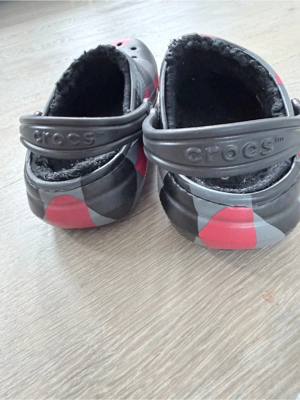 CROCS Boys Plaid Clog in Black, Gray & Red size 1